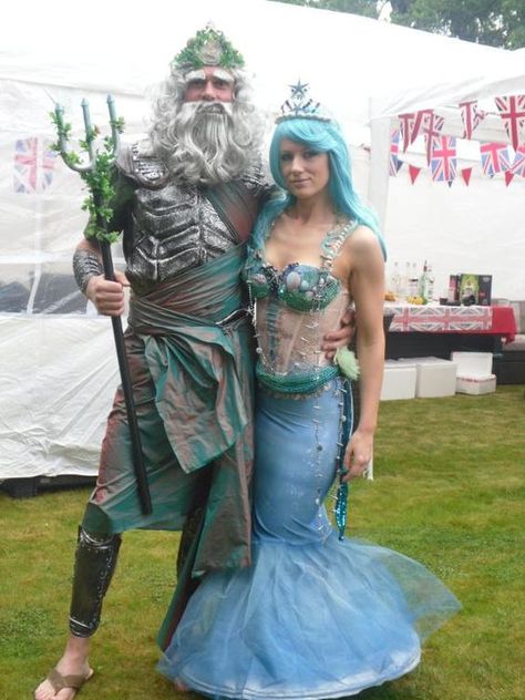 DIY Neptune Halloween Costume Idea 4 Neptune Costume, Poseidon Costume, Merman Costume, Diy Karneval, Sea Costume, Mermaid Halloween Costumes, Costume Carnaval, Mermaid Parade, Mermaid Halloween