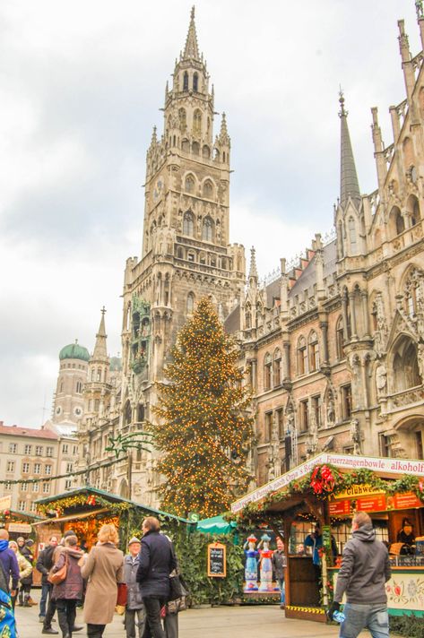 Germany Tourist Attractions, Munich Germany Travel, Germany In Winter, Wallpapers Ideas, German Christmas Markets, Christmas In Europe, Christmas Wallpapers, Free Aesthetic, Adventure Travel Explore