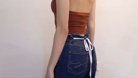 This is a guide to making the waist of jeans tighter using a shoelace. Learn how to make jeans tighter without a belt, in this step-by-step tutorial. Diy Nail Soak, Herbal Diy, Shoelace Belt, Eyeshadow For Hooded Eyes, How To Make Jeans, Pants Tutorial, Teacher Book, Nail Soak, Animal Print Jeans