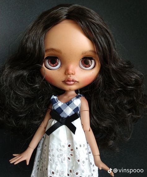 Curly Hair Dark Skin, Brown Hair Dark Skin, Soft Black Hair, Brown Curly Hair, Hair Dark, Brown Hair Brown Eyes, Black Curly, Black Curly Hair, Living Dolls