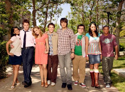 I miss this show. Been revisiting it a bit lately. (Greek, 2007-2011) Beaver is now on "Twisted" which is strange, and Rebecca Logan was on "Revenge" until they (SPOILER) killed her off. Greek Tv Show, Abc Tv, Abc Family, College Kids, Fav Movies, Tv Show Quotes, Entertainment Music, Best Tv Shows, Show Photos