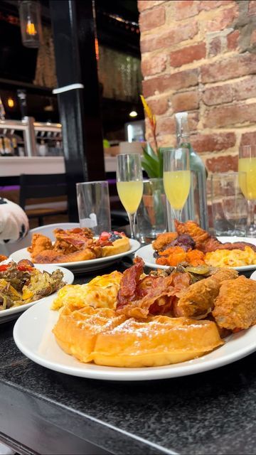 Brunch Esthetics, Brunch Ideas Restaurant, Brunch Restaurant Aesthetic, Brunch Day Party, Washington Dc Food, Brunch Plate, Atlanta Brunch, Brunch Restaurant, Brunch Aesthetic