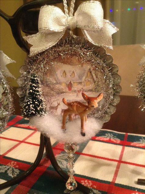 Christmas, ornament, vintage, tin ornament, deer ornament, vintage tart tin Vintage Christmas Diy, Shabby Chic Christmas Decorations, Shabby Chic Christmas Ornaments, Chic Christmas Decor, Vintage Christmas Crafts, Tin Ornaments, Diy Cookie, Shabby Chic Christmas, Chic Christmas