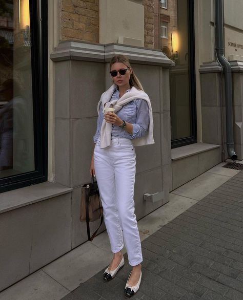 Streetwear Outfits Aesthetic, White Denim Outfit, Hacks Clothes, Italy Outfits, Business Casual Outfits For Work, Capsule Outfits, Paris Outfits, Europe Fashion, Minimal Outfit