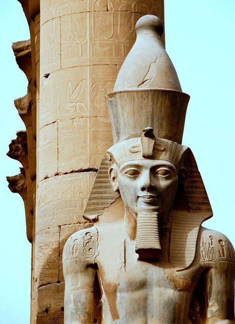 Egyptian Drawings, Ramesses Ii, Egypt Culture, Luxor Temple, Ramses Ii, Luxor, Countries Of The World, Art History, Buddha Statue