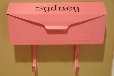 Metal mailboxes spray painted...outside kids bedrooms. Leave them little notes, any mail they get, some treats, etc. Then they can hang their backpack and coat on the hooks! GREAT idea! I love this! Metal Mailbox, Astuces Diy, Kids Bedrooms, Mia 3, Kids' Room, My New Room, Future Kids, New Parents, Mailbox