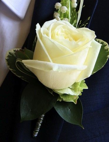 With not so much 'greenery' - smallish white rose for Rich (pink for Ushers) with lily of the valley. Can we have it so the 'stem/stalk' doesn't show? Lily Of The Valley Bridal Bouquet, Avalanche Rose, Bridal Party Flowers, Button Holes Wedding, Beautiful Wedding Flowers, Simple Rose, Flower Corsage, Bouquet Arrangements, Corsage Wedding