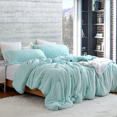 PRICES MAY VARY. Size: King Bedding Comforter - Oversized King XL Material: Soft Luxury Plush - Coral Fleece in Hushed Mint Construction: 280GSM Inner Polyester Fill - Machine Washable (Gentle Cycle / Cold Wash) Important Information: Thick, cozy comforter set that will add warmth to your bedroom Dimensions: King Comforter - 94" x 112", (2) King Shams - 20" x 40" x 2" Flange Inspired by what we all crave... Comfort! To be comfortable is to be at peace. To be able to say "Me Sooo Comfy" is to be Bedding For Teal Accent Wall, Bed Bath And Beyond Bedding Bed Bath & Beyond Bed Bath & Beyond, Teal Bedding Teen, Coastal Queen Size Bedding, King Size Comforter Sets Robin Egg Blue, Teal Blue Bedding Sets, Queen Bedding Sets Overstock, Teal Pillows On Bed, Solid Teal Bed Spread