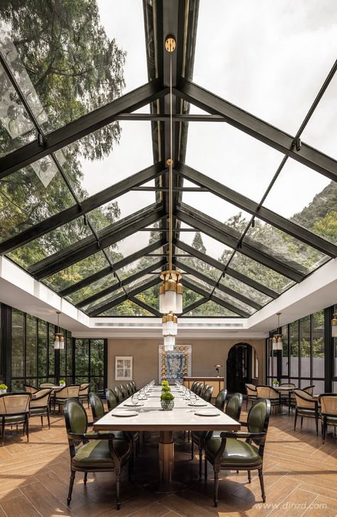 Glass Ceiling Architecture, Glass Ceiling Restaurant, Glass Roof Restaurant, Skylight Restaurant, Glass Roof Design, Glasshouse Restaurant, Glass Restaurant, Canopy Glass, Rooftop Patio Design