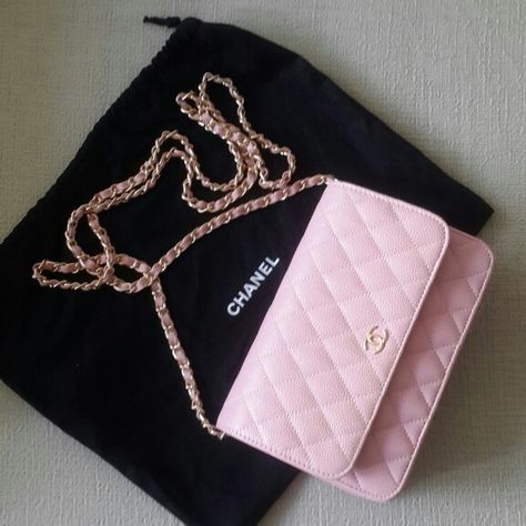 Chanel WOC Caviar Soft Pink Caviar Leather Bag Tas Channel, Chanel Woc Outfit, Chanel Pink Bag, Chanel Woc Caviar, Chanel Chain Wallet, Pink Chanel Bag, Luxury Wishlist, Bag Wishlist, Chanel Gabrielle