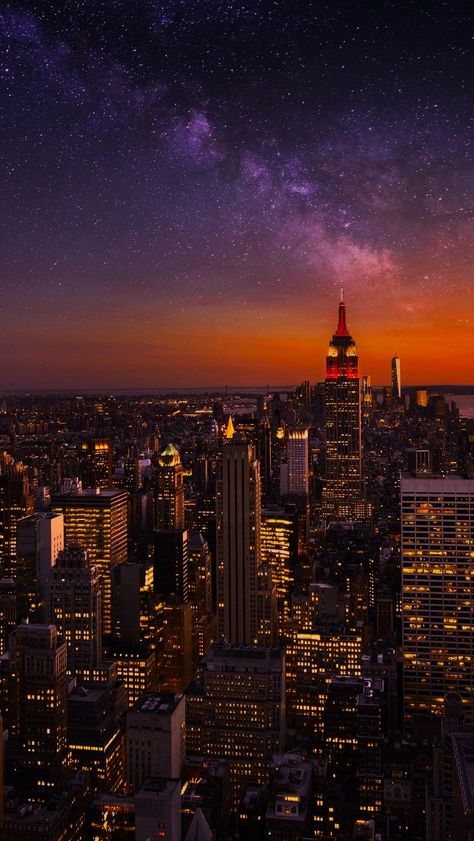 City Scenery Aesthetic, Sky At Night Wallpaper, Cute Travel Wallpapers, City At Night Photography, New York Sunset Aesthetic, New York Nuit, New York Aesthetic Night Wallpaper, City Aesthetic Wallpaper Iphone, Light City Aesthetic