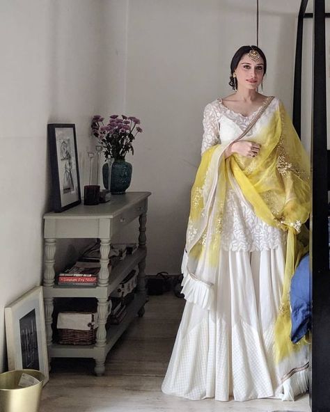 Lehenga For Bridesmaid, Sharara Suit Designs, Indian Fashion Bloggers, Punjabi Sharara, Quirky Bride, Lehenga Inspiration, Yellow Dupatta, Edgy Bridal, Bridesmaid Outfits