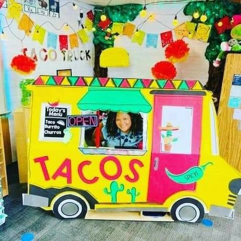 Cinco De Mayo Floats For School, Taco Truck Trunk Or Treat Diy, Lets Taco Bout Jesus Trunk Or Treat, Trunker Treat Ideas, Halloween Golf, Parade Ideas, Floating Decorations, Taco Shop, Taco Stand