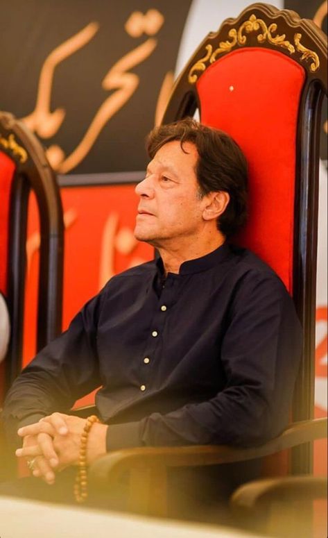 Imran Khan PTI ❤️💪🦁 Imran Khan Pics For Dp, Imran Khan Pti, Forever Pictures, Louie Anderson, Imran Khan Pic, Chris Oyakhilome, Imran Khan Photos, Best Fb Profile Pic, Multi Colored Eyes