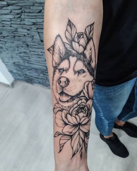 Dogs Tattoos, Max Tattoo, Pet Tattoo Ideas, Husky Tattoo, Heron Tattoo, Tattoo Homme, Dog Portrait Tattoo, Pet Tattoos, Tattoos Creative