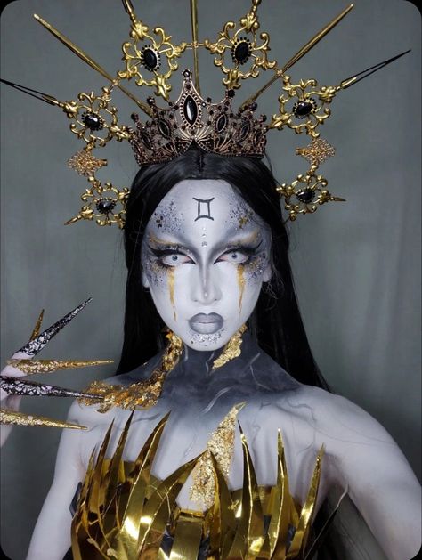 Gemini Costume Zodiac, Gemini Halloween Costume, Gemini Costume, Gemini Makeup Looks, Gemini Photoshoot Ideas, Astrology Makeup, Gemini Photoshoot, Gemini Aesthetic, Zodiac Makeup