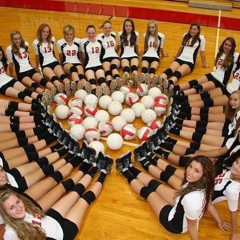 Volleyball Team Pictures, Volleyball Photography, Volleyball Memes, Volleyball Photos, Volleyball Poses, Volleyball Skills, Volleyball Humor, Volleyball Inspiration, Volleyball Workouts