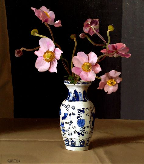 Japan Flower, Japanese Vase, Still Life Flowers, Blue And White Vase, White Vase, Japanese Flowers, Journal Inspo, Japanese Painting, Blue Vase