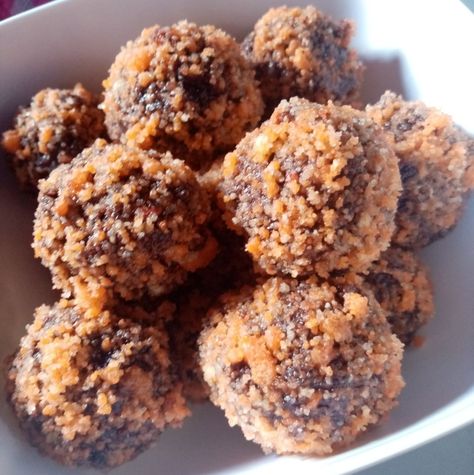 Walnut Crunch Donut Recipe, Choco Butternut Munchkins, Walnut Crunch Donut Recipe Tim Hortons, Butternut Munchkins, Dunkin Donut Choco Butternut, Choco Butternut, Munchkins Dunkin Donut, Chocolate Doughnut Muffins Nyt, Chocolate Cupcakes Moist