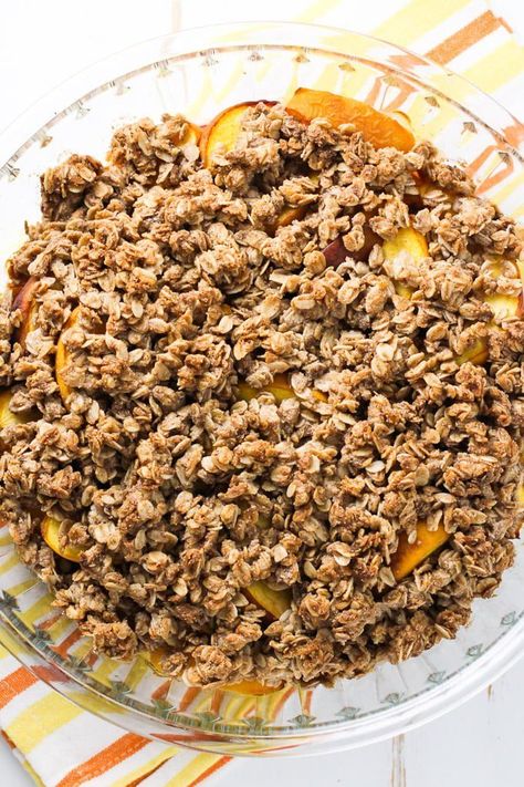 Healthy Peach Dessert, Healthy Peach Crisp, Healthy Apple Cake, Breakfast Gluten Free, Peach Crisp Recipe, Crisp Desserts, Vegan Peach, Peach Crisp, Fruit Crisp