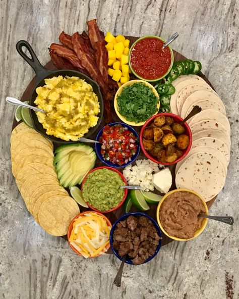 Brunch Taco Bar, Breakfast Taco Bar Brunches, Breakfast Taco Brunch Party, Breakfast Tacos Bar, Taco Brunch Party, Burrito Charcuterie Board, Build Your Own Breakfast Burrito Bar, Taco Platter Ideas, Mexican Brunch Ideas