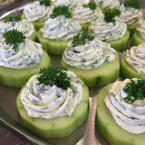 Classy Easter, Host A Tea Party, Easter Appetizers Easy, Cucumber Appetizers, Small Bites Appetizers, Easter Food Appetizers, Easter Appetizers, Cucumber Bites, Easter Snacks