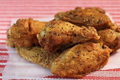 Pizza Hut Lemon Pepper Dry Rub Wings Kitchen Alternative, Lemon Pepper Chicken Wings, Recipes With Chicken And Peppers, Fast Food Items, Lemon Pepper Chicken, Pepper Chicken, Chicken Legs, Pizza Hut, Chicken Wing Recipes