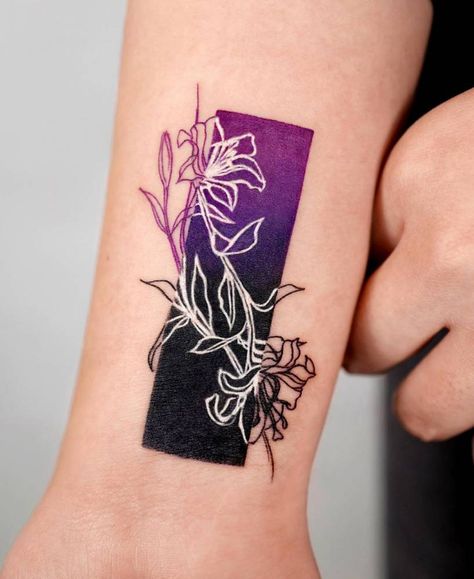 Tatuaje Cover Up, Tattoo On The Wrist, Tattoo Side, Cat Tattoo Ideas, Wrist Tattoo Cover Up, Muster Tattoos, Tattoo Cover Up, Lily Tattoo, Zodiac Tattoo