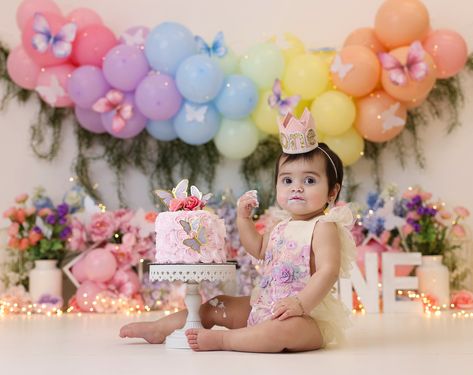 45% off all photo backdrops ends tonight! Use CODE EASTER45 at www.hsdbackdrops.com Featured #hsdbackdrops : Butterflies & Balloons Photo by @perlabisonophotography . . . . . #cakesmash #cakesmashideas #cakesmashshoot #cakesmashsession #cakesmashphotoshoot #cakesmashphotography #cakesmashprops #cakesmashgirl #photographybackdrops #butterflycakesmash #butterflybackdropsetup Pastel Floral Cake, Backdrop Butterfly, Butterfly Balloons, Cake Smash Props, Balloons Photography, Smash Cake Girl, Fluttering Butterflies, Cake Smash Backdrop, Colorful Balloons