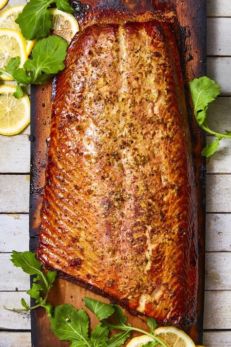 salmon health benefits July 4th Recipes, Summer Dinner Ideas, Plank Salmon, Cedar Plank Salmon, Cook Salmon, Vegan Steak, Mini Hamburgers, Honey Ginger, Easy Summer Dinners