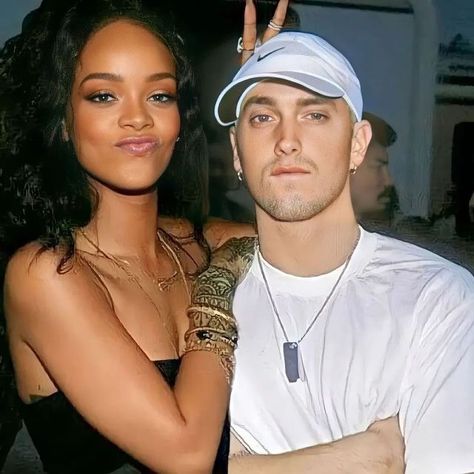 HEY SLIM💯 on Instagram: "Love The Way You Lie 🎵 Rihanna x Eminem 🔥 Follow @eminemmarshall602 for more #rihanna #riri #eminem #rih #shady #50cent #gunit #drdre #slimshady #eminemmemes #eminemedits #eminemquotes #deep #deepquotes #quotes #inspiration #inspirationalquotes #2pac #tupac #snoop #snoopdogg #motivationalquotes #motivationmonday #90shiphop #hiphop #90srap #rap #deepquotes" Eminem Kissing A Fan, Eminem E Rihanna, Rihanna And Eminem, Eminem And Rihanna, Rihanna 2000's, 50 Cent And Eminem, Eminem Rihanna, Eminem Memes, The Slim Shady