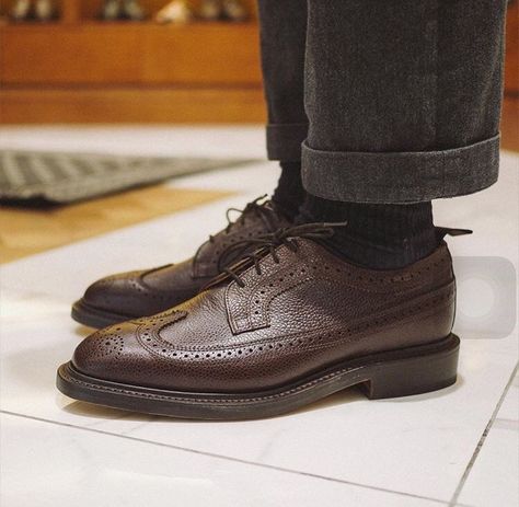 Dark Academia Mens Fashion, Wing Tip Shoes Men, Workwear Ideas, Oxfords Outfit, Wing Tip Shoes, Older Mens Fashion, Black Oxford Shoes, Men's Wedding Shoes, Brogues Men