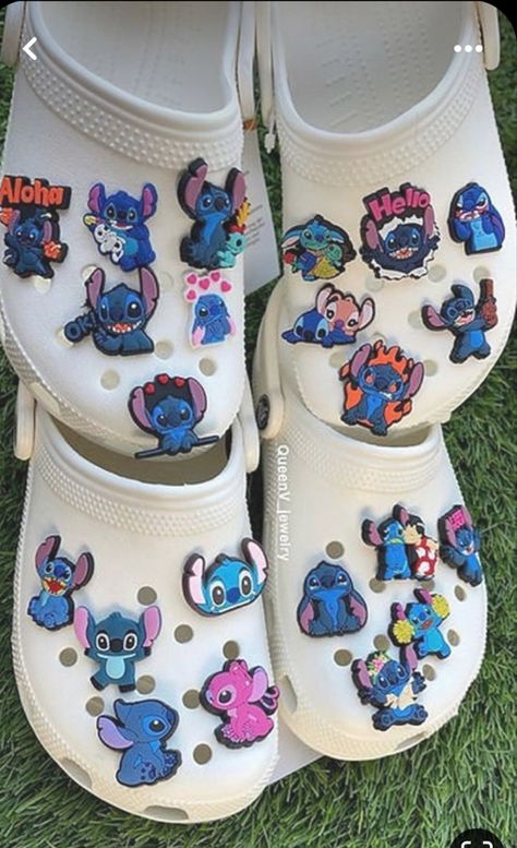 Crocs Charms Stitch, Croc Jibbitz Aesthetic, Croc Inspiration, Crocs Fits, Croc Designs, Croc Ideas, Cool Crocs, Crocs Aesthetic, Stitch Shoes