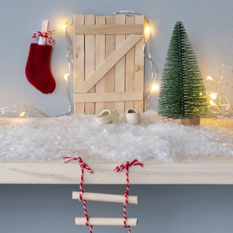 Elf Door, Felt Christmas Stockings, Ice Lolly, Cadeau Diy, An Elf, Popsicle Sticks, Felt Christmas, Craft Materials, Decoration Table