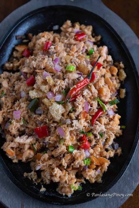 Salmon Sisig - Panlasang Pinoy Sizzling Plate Recipe, Sisig Recipe, Panlasang Pinoy Recipe, Salmon Fillet, Lemon Salmon, Easy Salmon, Pinoy Food, Cooking Salmon, Filipino Recipes