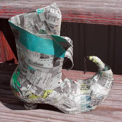 Pringles Guy, Witch Boots, Adornos Halloween, Witch Diy, Paper Mache Art, Paper Mache Crafts, Fantasias Halloween, Theme Halloween, Halloween Inspiration