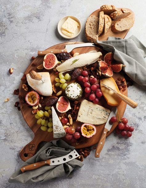 Fruits Food Photography, Large Cheese Board Ideas, Modern Cheese Board, Fig Cheese Board, Cookbook Photography, Charcuterie Board Photography, Cheese Board Aesthetic, Cheese Board Photography, Thanksgiving Cheese Board