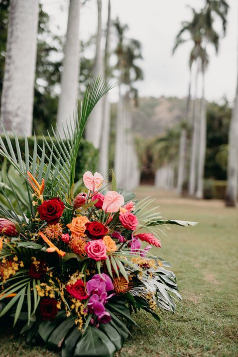 Tropical Romantic Wedding, Tropical Luxe Wedding, Colorful Tropical Wedding, Tropical Disco, Tropical Luxe, Ceremony Entrance, Protea Wedding, Tropical Floral Arrangements, Tropical Flower Arrangements