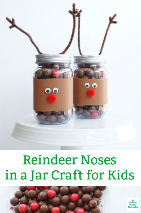 These reindeer nose mason jars are adorable and delicious too. It's easy to make a reindeer jar filled with reindeer noses to gift. #teachergift #Christmascraftforkids #reindeercrafts #reindeermasonjar #reindeernosesmasonjar #jarofreindeernoses #rudolphcrafts Kids Make Christmas Ornaments, Rudolph Crafts, Reindeer Noses, Cinnamon Ornaments, Christmas Shortbread, Christmas Toilet Paper, Easy Holidays Crafts, Reindeer Craft, Reindeer Gifts