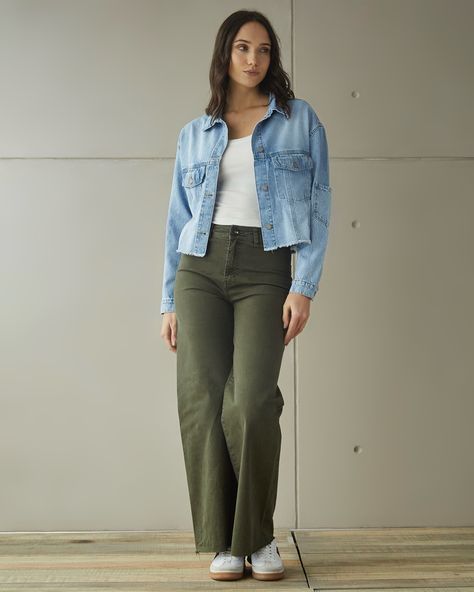 Pantalón Macadamia | Disponible en castaño y verde www.bassika.pe #Bassika #fashion #style #outfit #new #winter #pantalon #macadamia Outfit Pantalon Verde, Outfit Pantalon, June 30, Macadamia, My Style, On Instagram, Instagram