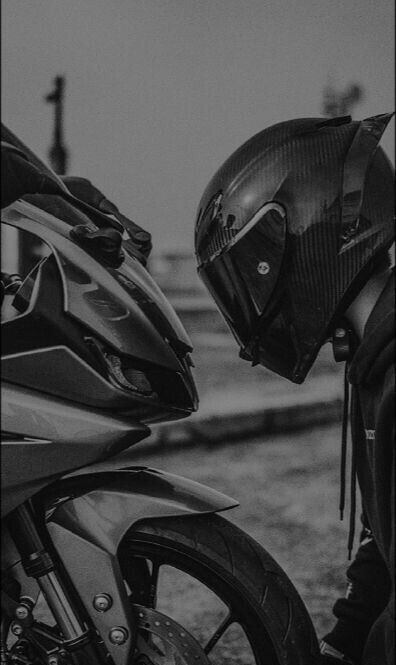 Black Aesthetic Bikes, Motorcycle Phone Wallpaper, Sport Bikes Wallpaper Iphone, Biker Aesthetic Wallpaper, Background Motor, Motorbike Guy, Motor R1, Motor Photography, Motor Wallpaper