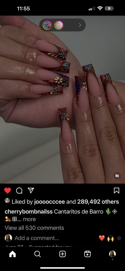 Mexican Nails Designs Brown, Mexican Artisan Nails, Barro Inspired Nails, Fall Latina Nails, Acrylic Nails Mexican Design, Cielito Lindo Nails, Latin Inspired Nails, Mexico Aesthetic Nails, Cantaritos Nails