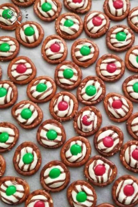 Pretzel Kisses, Decorated Pretzels, Holiday Pretzels, Christmas Pretzels, Pretzel Treats, Reindeer Noses, Danish Butter Cookies, Christmas Cookies Easy, Chocolate Pretzels