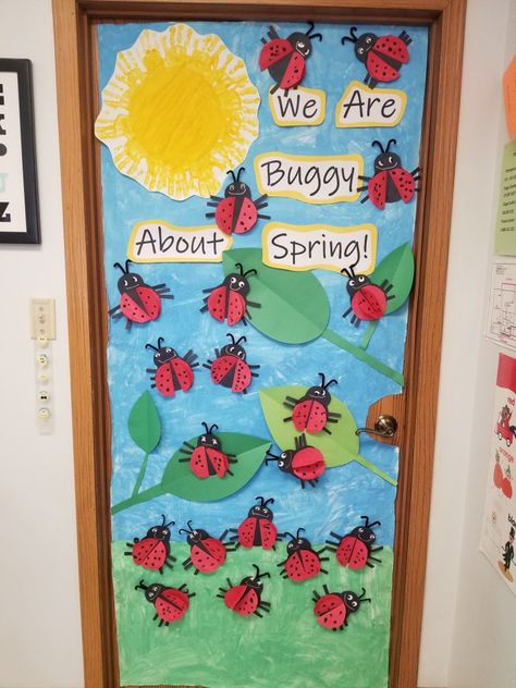 April Theme Classroom Door, May Classroom Decorations, Spring Door Decorating Ideas For School, Spring Door Kindergarten, Door Spring Decorations Classroom, April Teacher Door Ideas, Spring Time Classroom Door, Preschool Door Decorations Spring, Spring Decoration Classroom