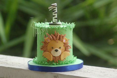 Lion one year smash cake Lion Smash Cake, Cars Cake Topper, Smash Cake Photo Shoot, Cake Photo Shoot, Cars Theme Cake, First Birthday Smash Cake, Jungle Thema, Baby Cake Smash, Jungle Theme Birthday