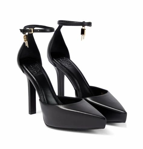 Givenchy Heels, Versace Heels, Pretty Heels, Ellie Shoes, Cute Shoes Heels, Fancy Shoes, Cute Heels, Women Bags Fashion, Heels Shoes