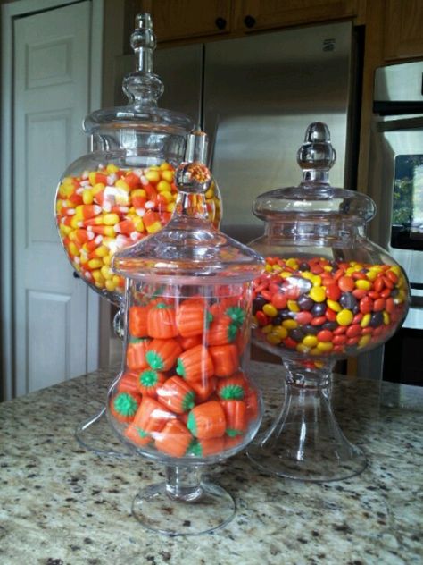 Candy Pumpkins, Halloween Apothecary Jars, Apothecary Jars Decor, Reeses Candy, Spooky Diy, Apothecary Decor, Halloween Decoration Ideas, Halloween Apothecary, Halloween Tattoo