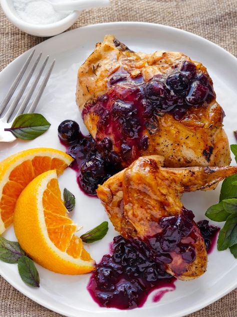 Roasted Chicken with Orange and Blueberry Sauce - U.S. Highbush Blueberry Council Turkey Breast With Gravy, Blueberries Recipes, Turkey Tenderloin Recipes, Blueberry Chicken, Blueberry Orange, Harvest Dinner, Cranberry Turkey, Highbush Blueberry, Easy Recipies