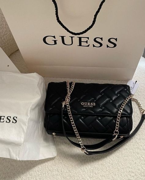 Guess Black Bag, Guess Bags Aesthetic, Guess Bag Outfit, Guess Bags Handbags, Guess Aesthetic, Guess Bags Black, Bags Guess, Guess Shoulder Bag, Bag Guess