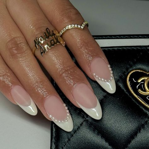 Elegantly Pretty Nail Designs Ideas - davidreed.co Grad Nails, Fake Nails White, Manicured Nails, Ten Nails, Milky Nails, Prom 2024, Tapered Square, Nail Jewels, Easy Nails